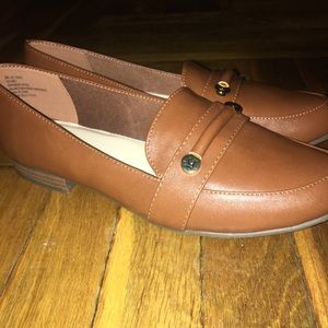 Liz Clairborne Loafers. Brown size 8